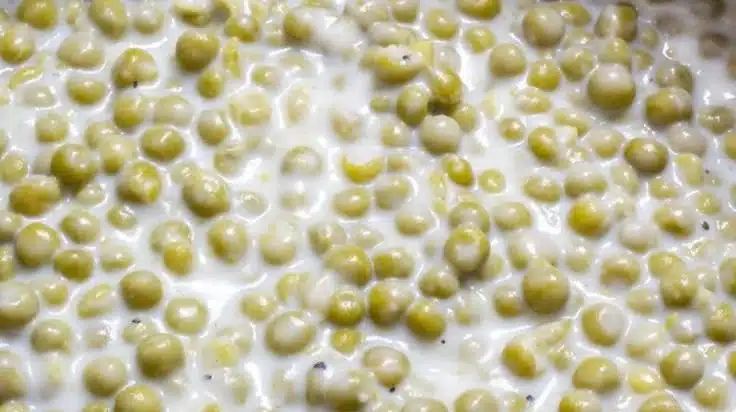 Grill Fresh Eats 4 Delicious bowl of creamed peas garnished with fresh herbs