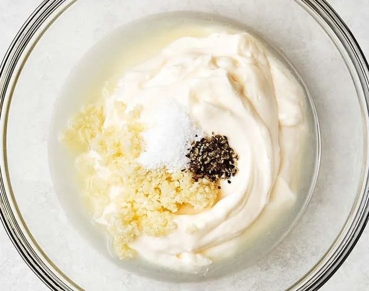 Easy Garlic Aioli Sauce