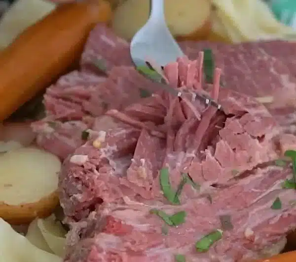 Slow Cooker Corned Beef with Cabbage 2 Slow Cooker Corned Beef with Cabbage