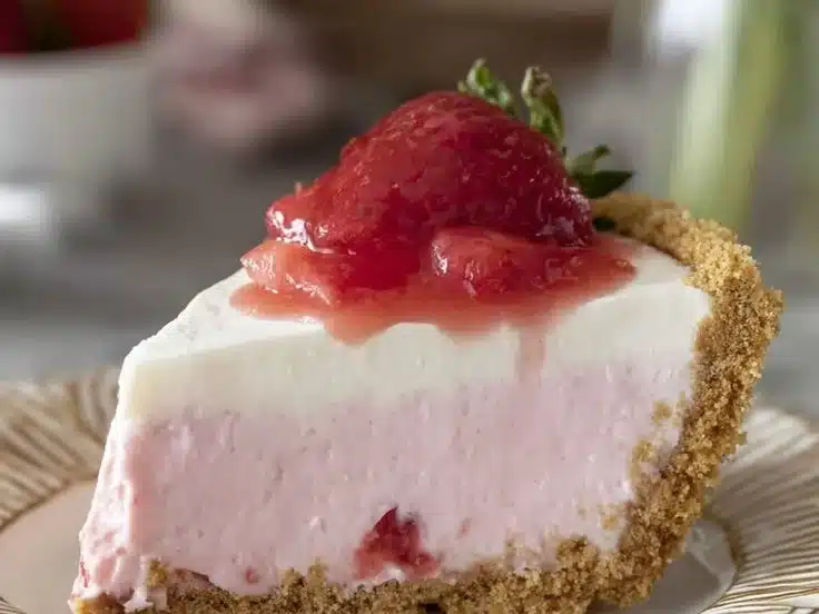 No-Bake Strawberry Cream Cheesecake