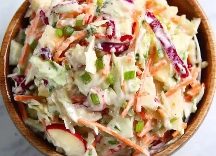 Delicious Apple Coleslaw with fresh apples and crunchy vegetables
